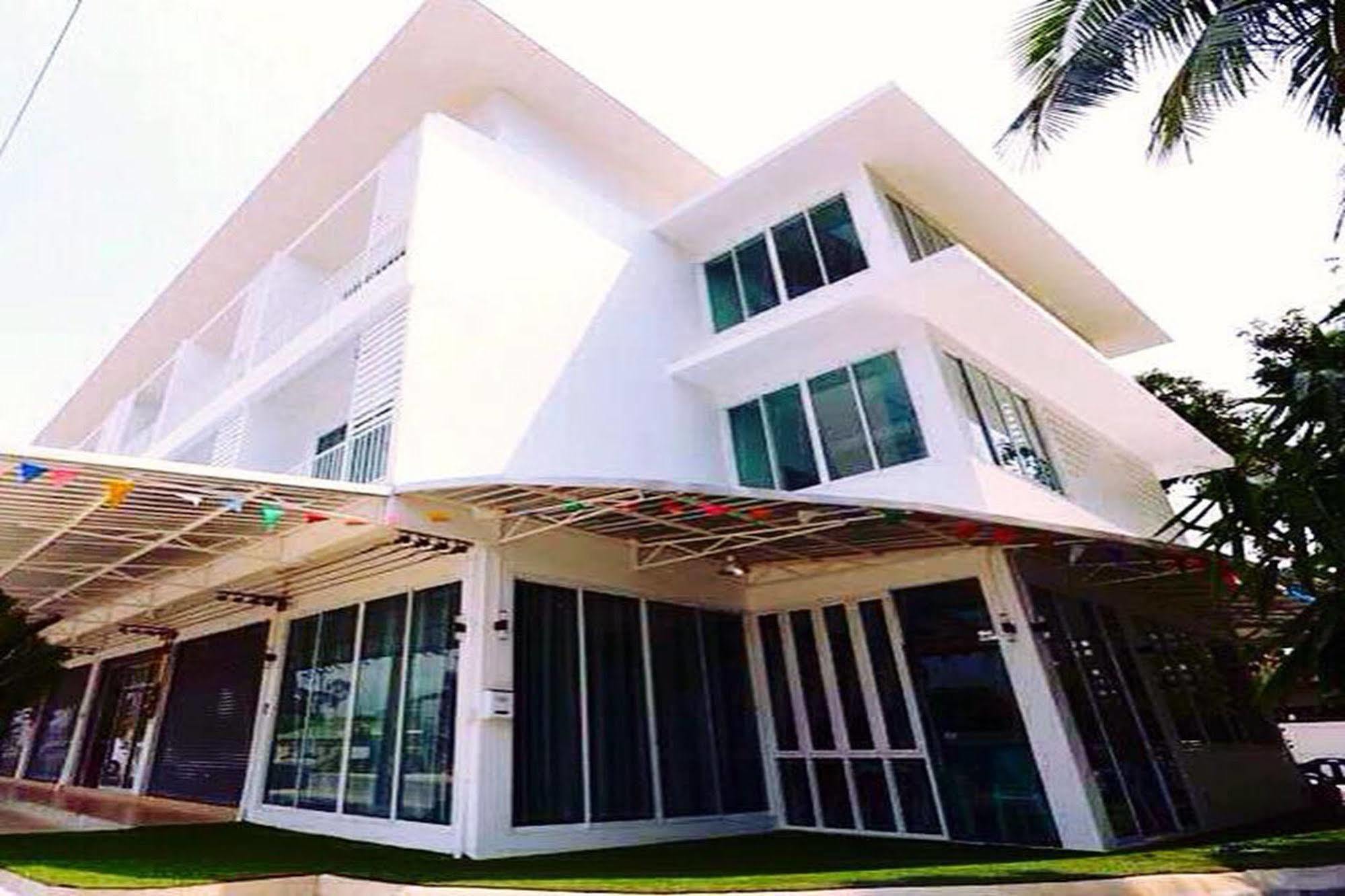 Chicken House Apartment Rayong Exterior photo